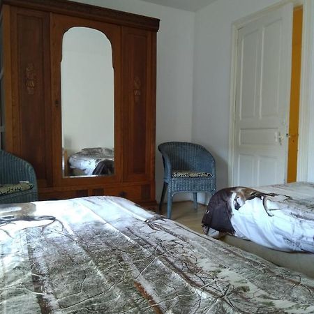 Gezellig Vakantiehuis Te Maissin Екстериор снимка